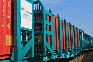 Timber flatcars with fitting cross-bars